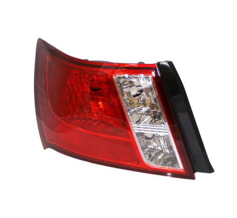 TAIL LAMP LEFT HAND SIDE (4 DOOR ONLY)