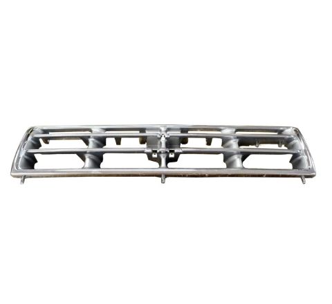 FRONT RADIATOR GRILLE (BLACK & CHROME)